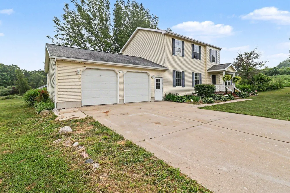 5449 W Golfside Drive Ludington, MI 49431