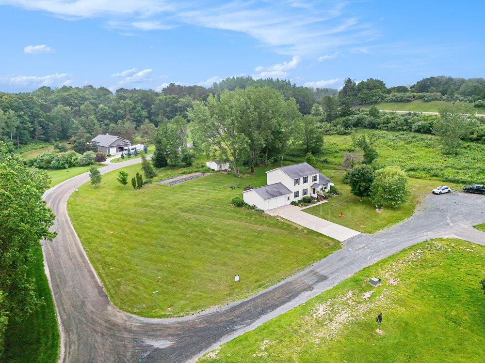 5449 W Golfside Drive Ludington, MI 49431