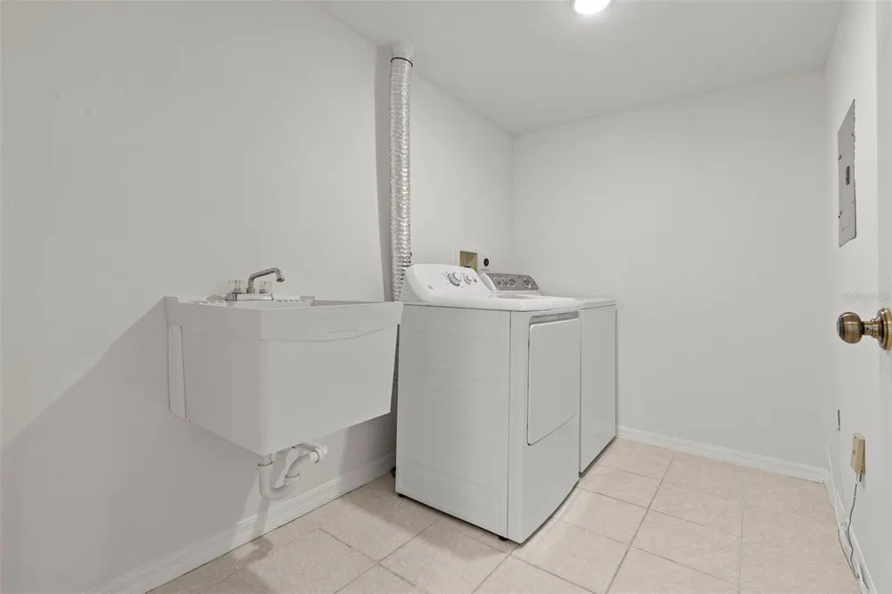 670 ISLAND WAY #800 Clearwater Beach, FL 33767
