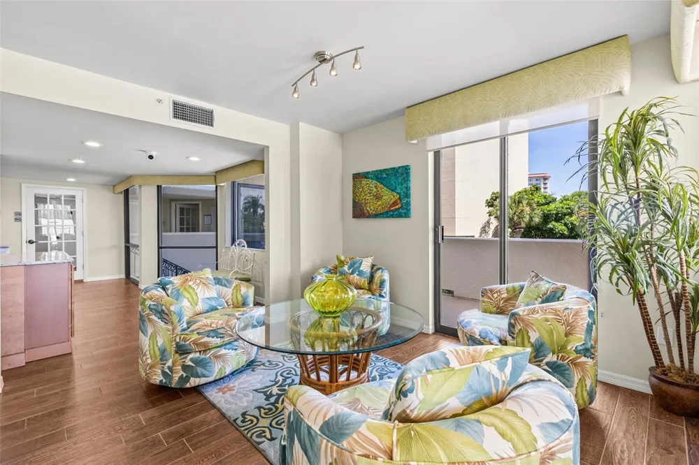 670 ISLAND WAY #800 Clearwater Beach, FL 33767