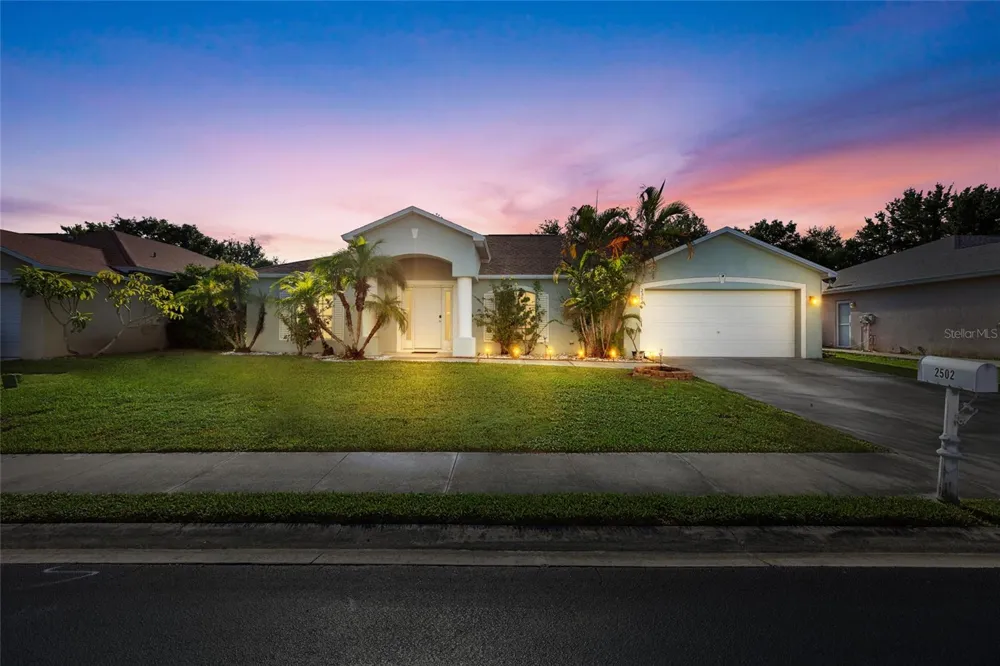 2502 NATURE POINTE LOOP Fort Myers, FL 33905