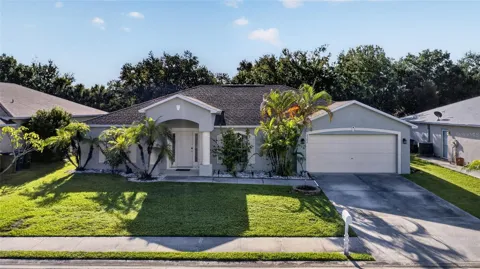 2502 NATURE POINTE LOOP