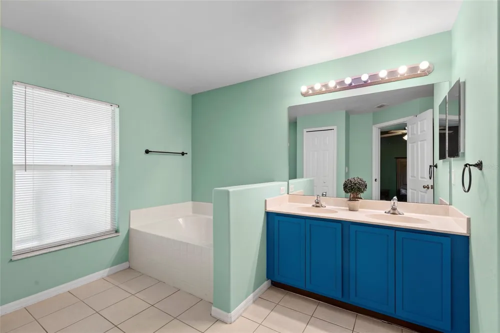 2502 NATURE POINTE LOOP Fort Myers, FL 33905