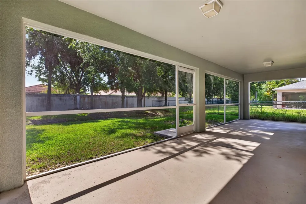 2502 NATURE POINTE LOOP Fort Myers, FL 33905