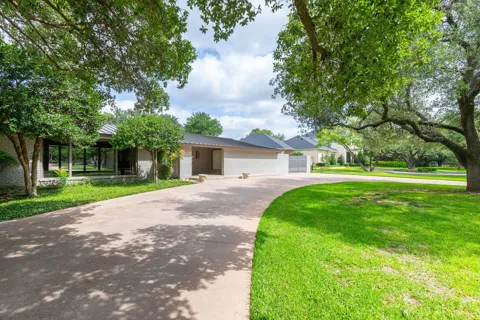 1760 River Oaks Road