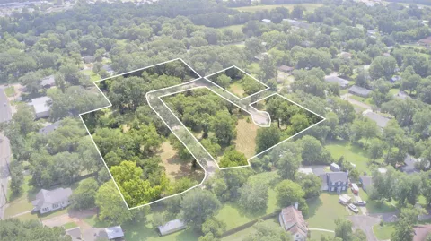 22 Broxson Court / Twin Drive Drive