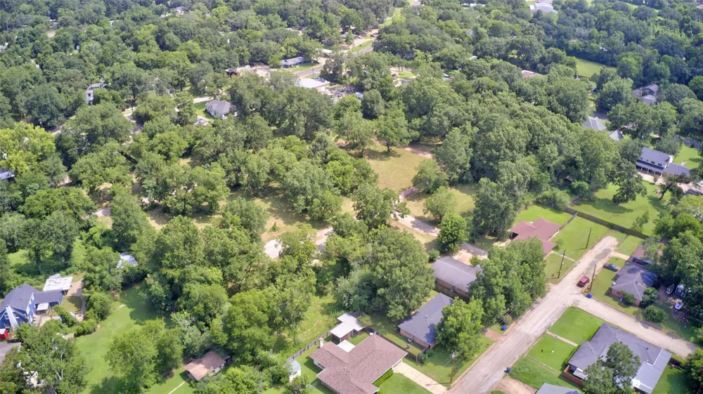 22 Broxson Court / Twin Drive Drive Crockett, TX 75835