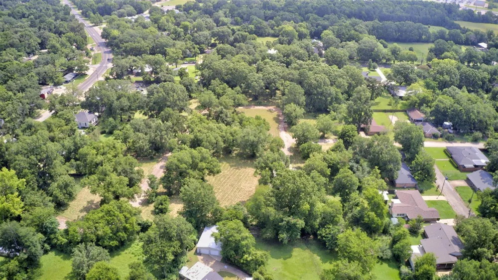 22 Broxson Court / Twin Drive Drive Crockett, TX 75835