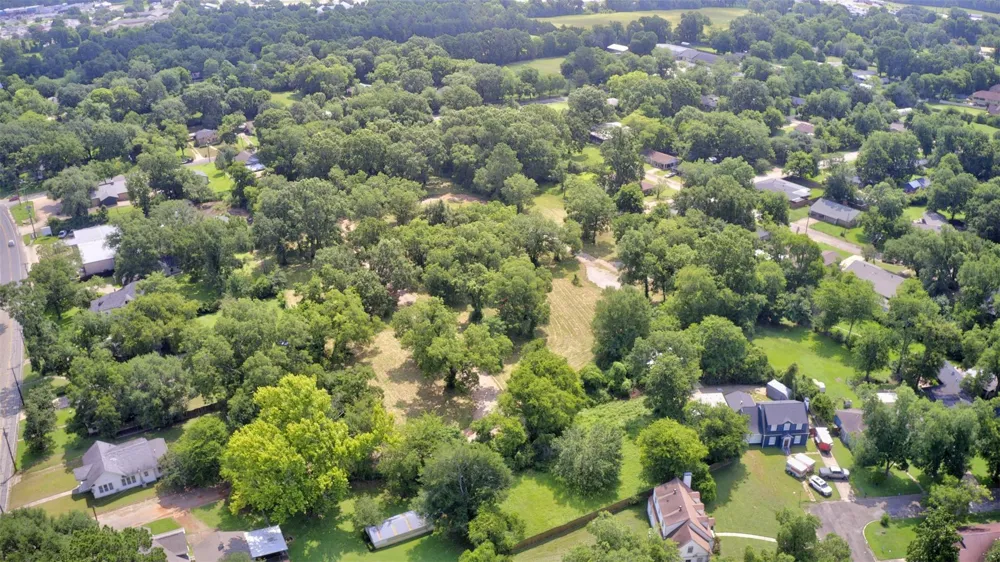 22 Broxson Court / Twin Drive Drive Crockett, TX 75835