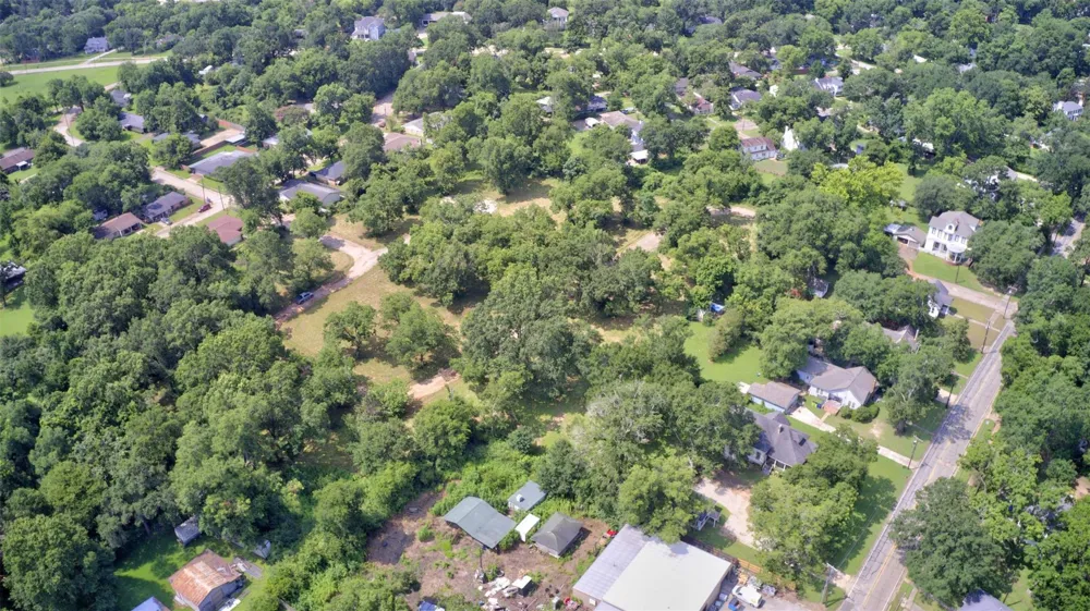 22 Broxson Court / Twin Drive Drive Crockett, TX 75835