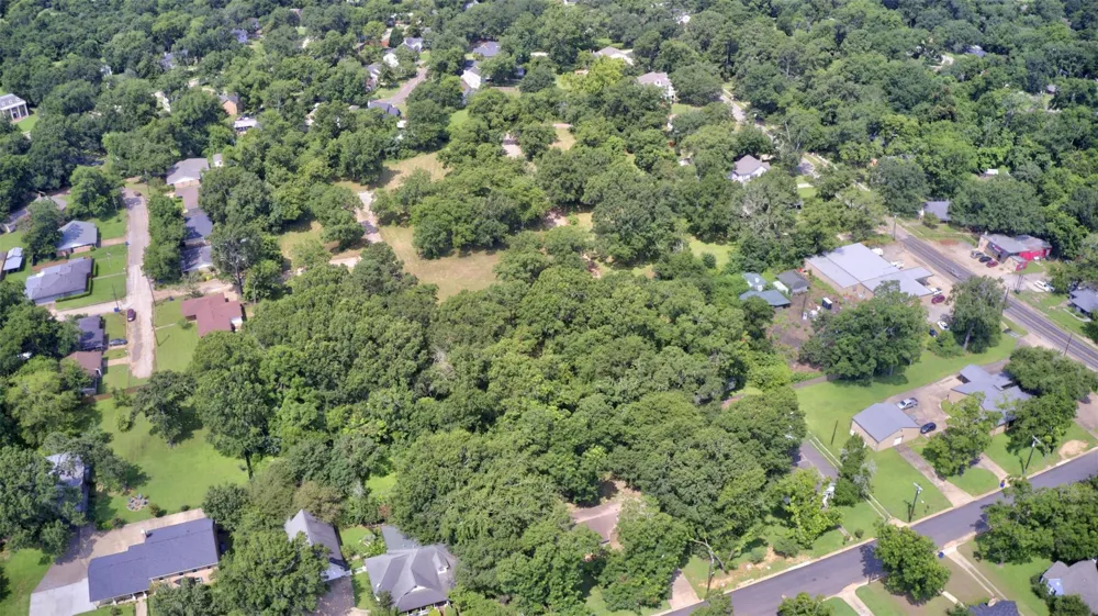 22 Broxson Court / Twin Drive Drive Crockett, TX 75835