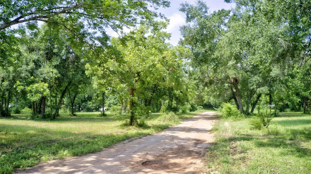 22 Broxson Court / Twin Drive Drive Crockett, TX 75835