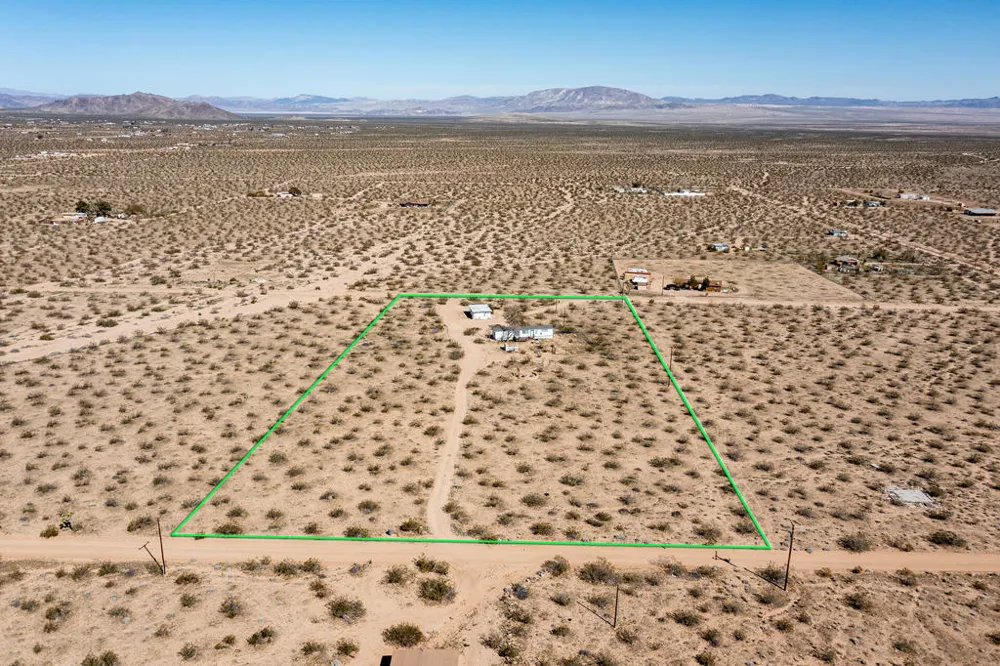 61186 Sespe Street Landers, CA 92285