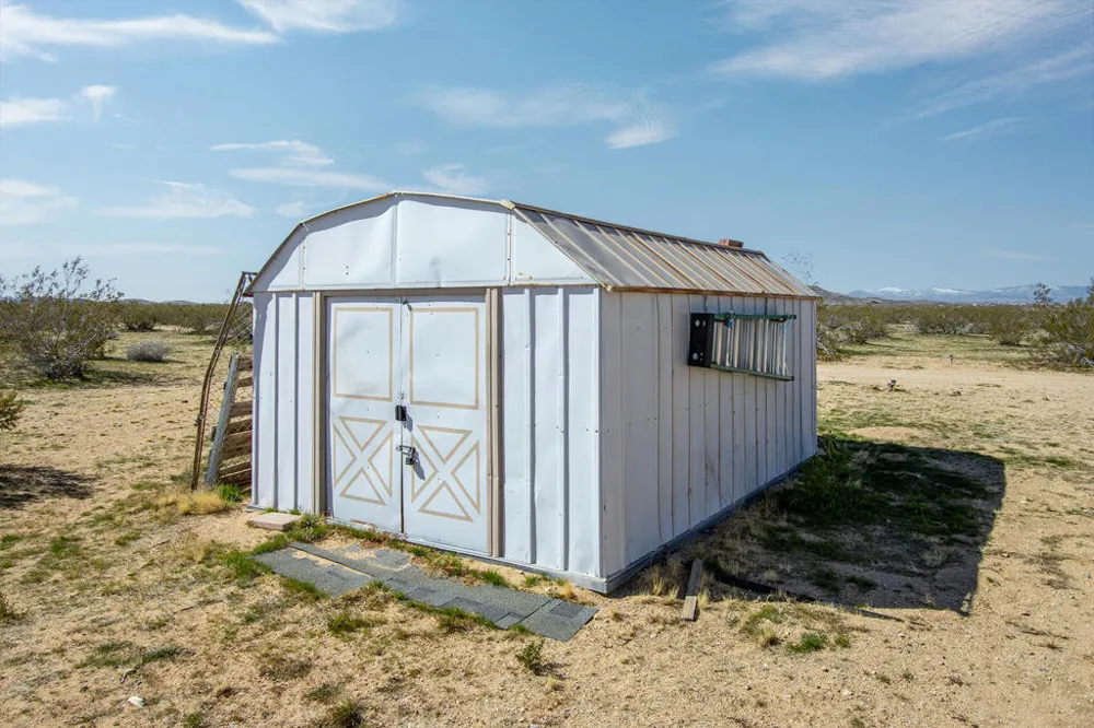 61186 Sespe Street Landers, CA 92285