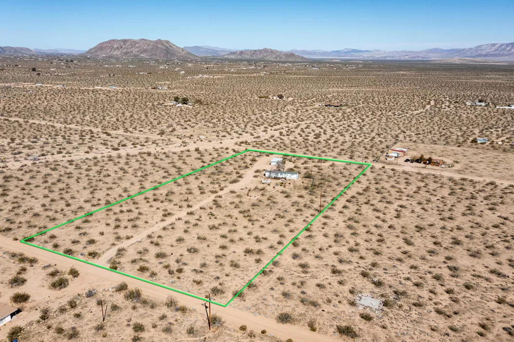 61186 Sespe Street Landers, CA 92285