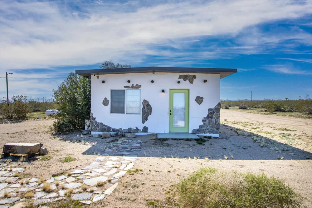 61186 Sespe Street Landers, CA 92285