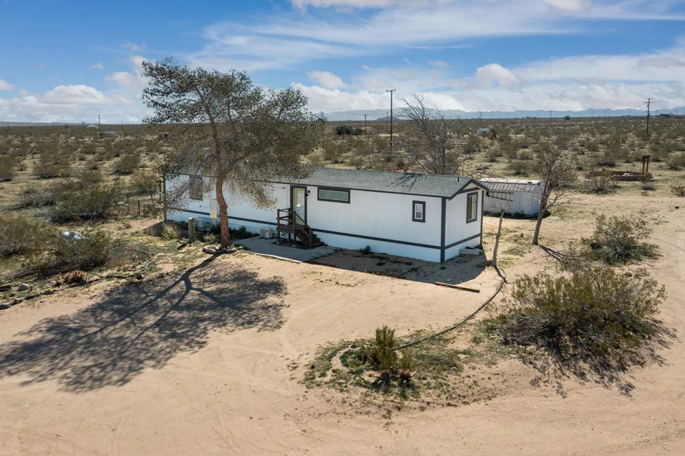 61186 Sespe Street Landers, CA 92285