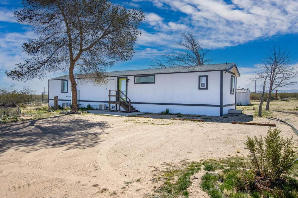 61186 Sespe Street Landers, CA 92285