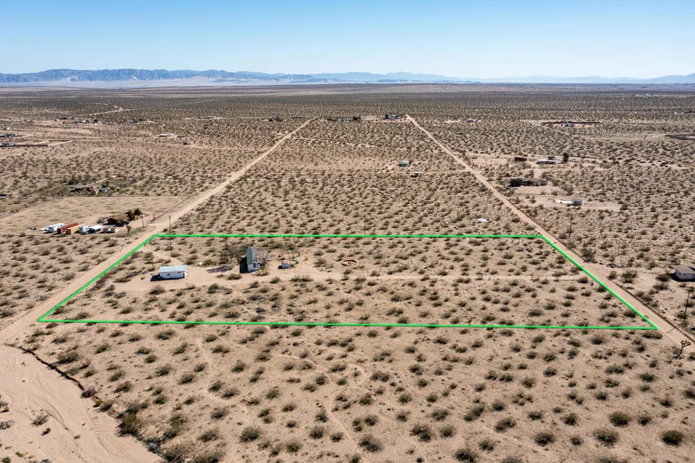 61186 Sespe Street Landers, CA 92285