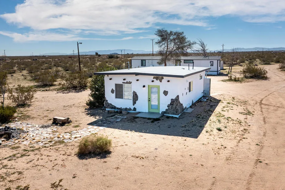 61186 Sespe Street Landers, CA 92285