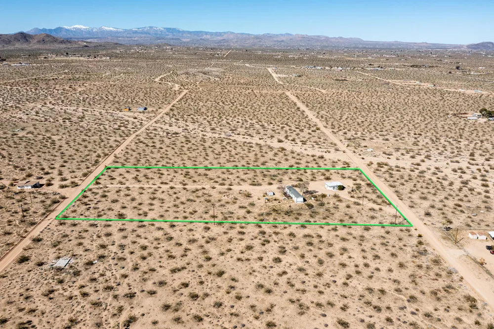 61186 Sespe Street Landers, CA 92285