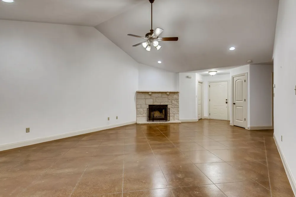 300 S Venture Boulevard S Lago Vista, TX 78645