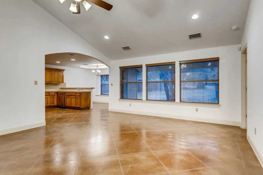 300 S Venture Boulevard S Lago Vista, TX 78645