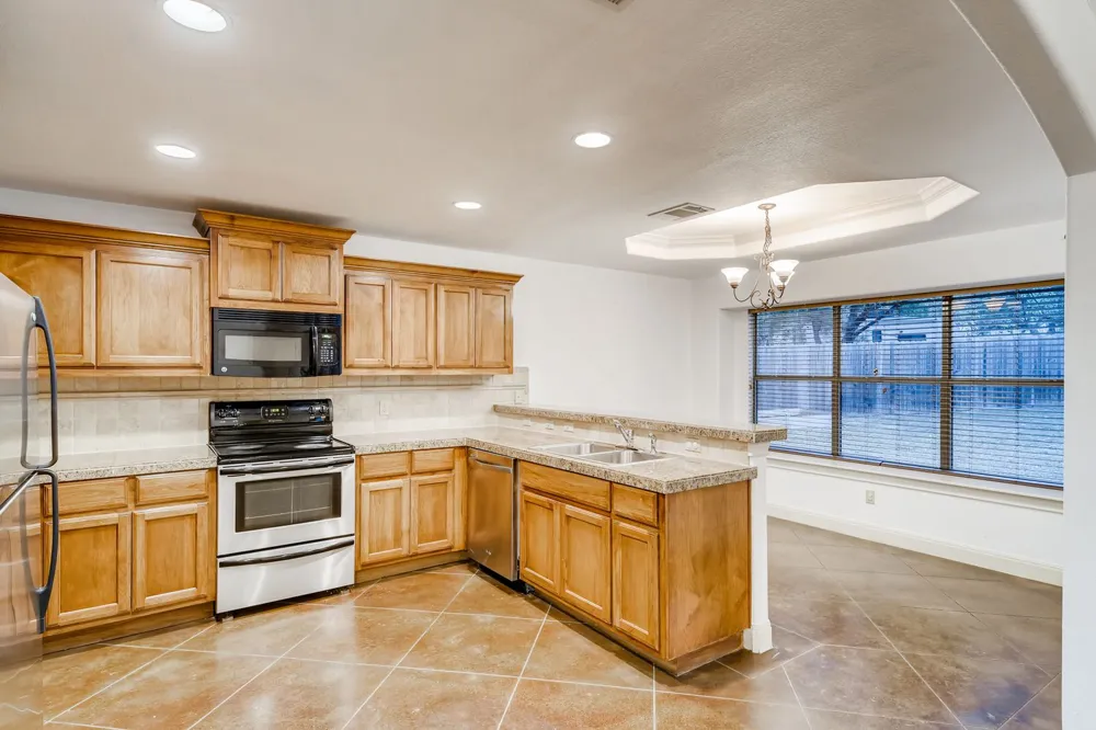 300 S Venture Boulevard S Lago Vista, TX 78645
