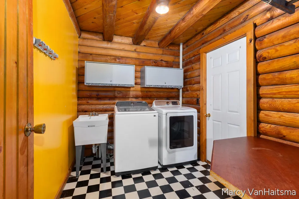 5837 Warner Street Allendale, MI 49401
