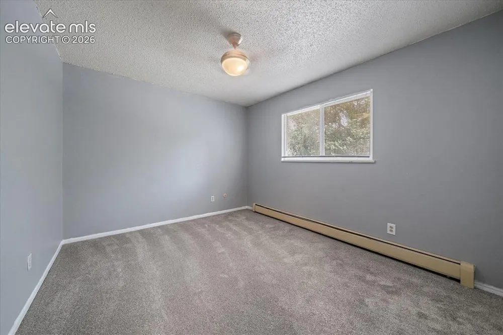 325 Bonnie Court Colorado Springs, CO 80916