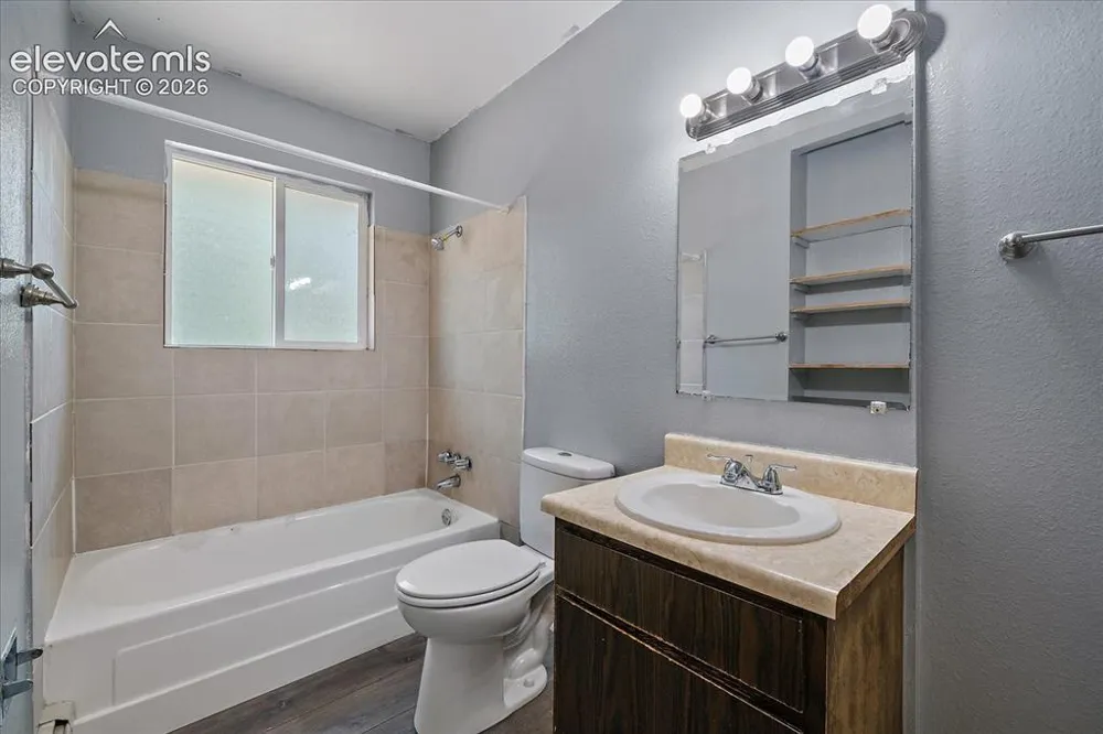 325 Bonnie Court Colorado Springs, CO 80916