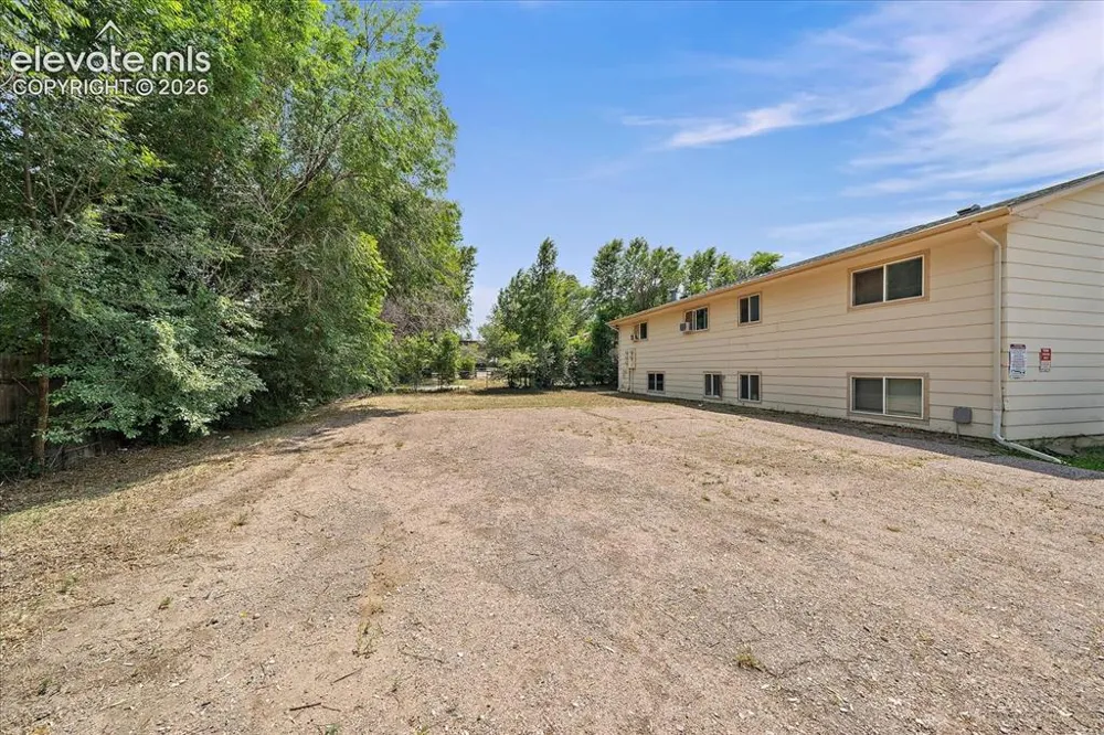 325 Bonnie Court Colorado Springs, CO 80916