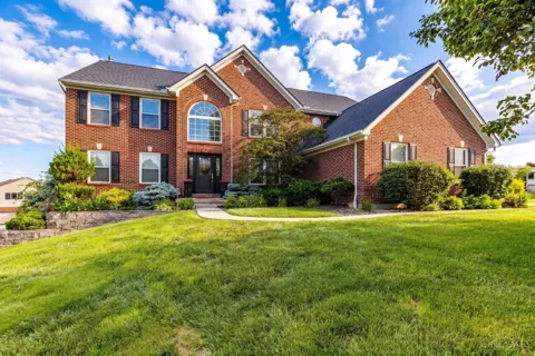 1261 Pond Ridge Circle