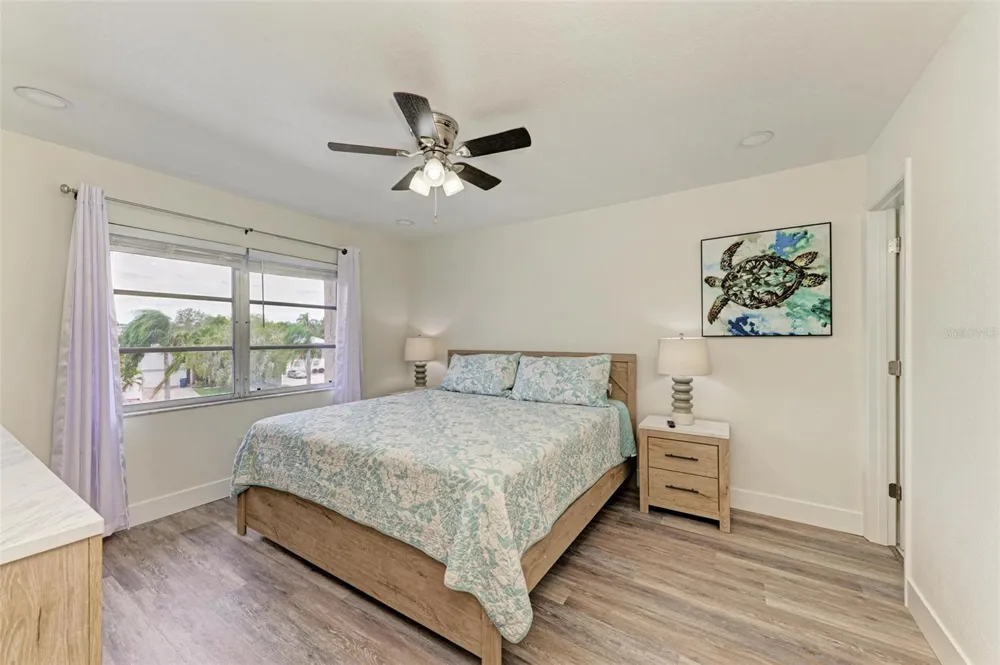6470 HOLLYWOOD BOULEVARD #307 Sarasota, FL 34231