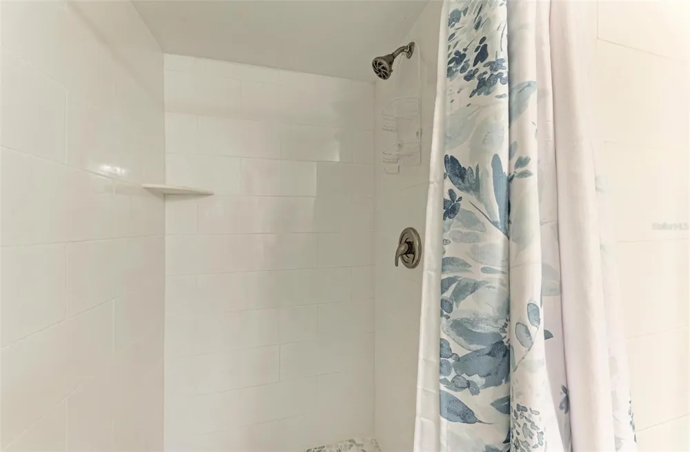 6470 HOLLYWOOD BOULEVARD #307 Sarasota, FL 34231