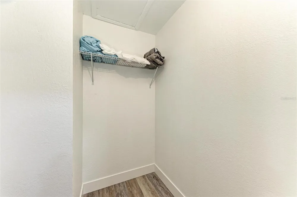 6470 HOLLYWOOD BOULEVARD #307 Sarasota, FL 34231