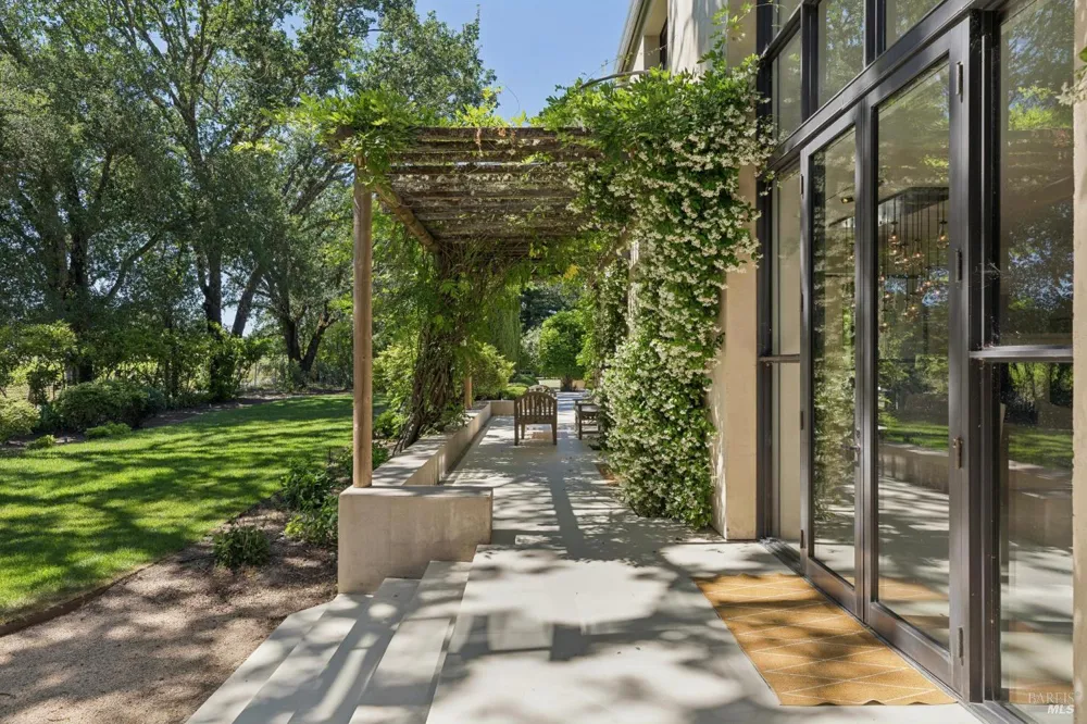 1110 Bale Lane Calistoga, CA 94515