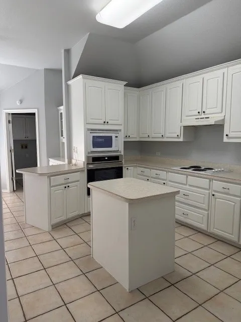 9703 Argyle Court Granbury, TX 76049