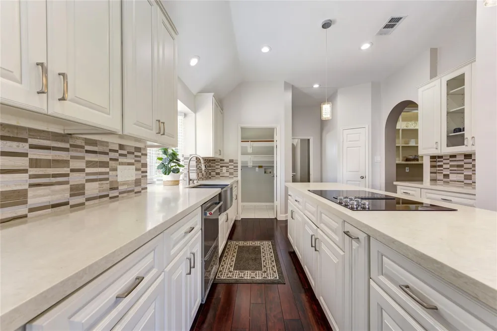 3223 Richland Drive Sugar Land, TX 77478