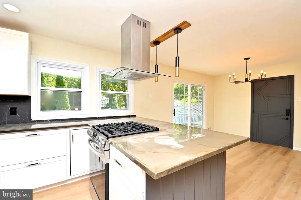 7215 WILLOW OAK PLACE Springfield, VA 22153