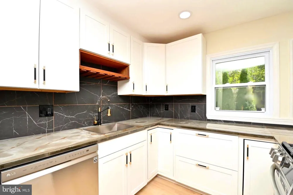 7215 WILLOW OAK PLACE Springfield, VA 22153