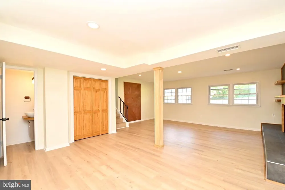 7215 WILLOW OAK PLACE Springfield, VA 22153