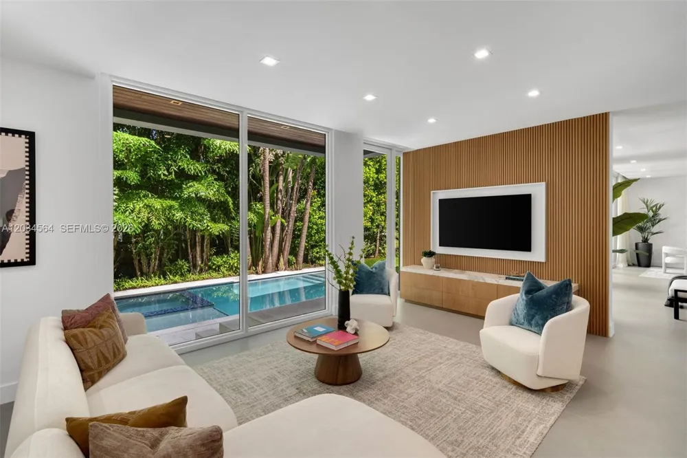 425 Harbor Dr Key Biscayne, FL 33149
