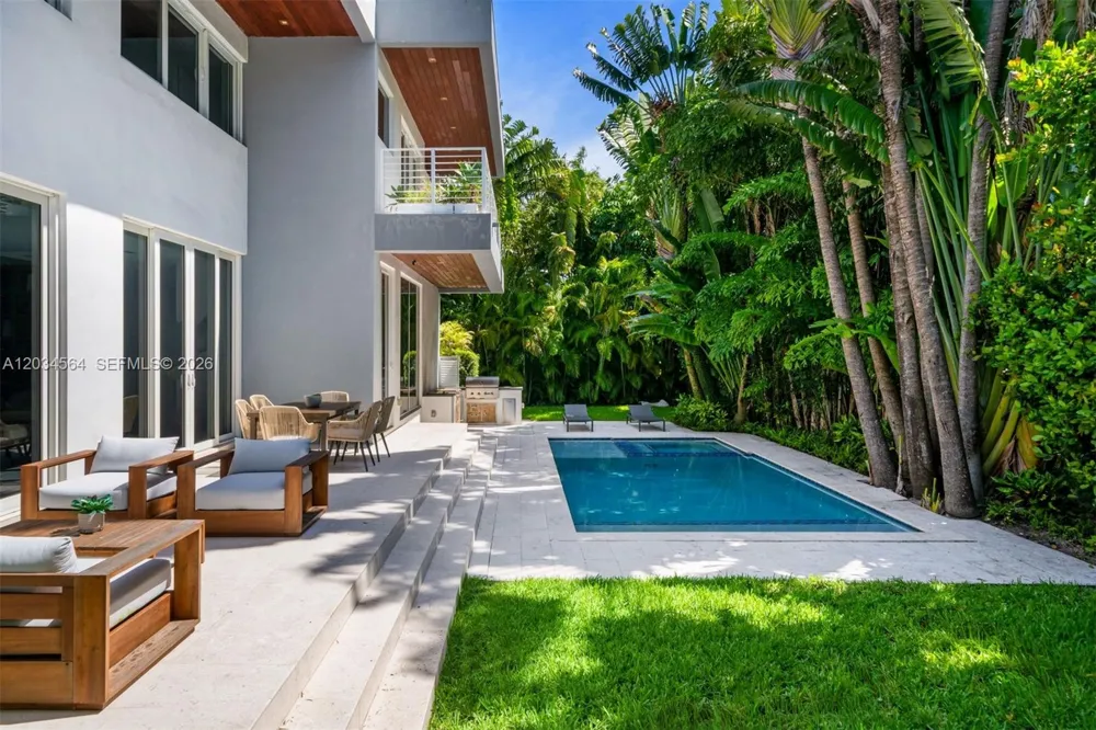 425 Harbor Dr Key Biscayne, FL 33149