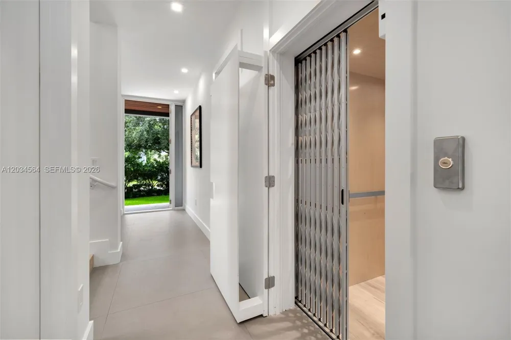 425 Harbor Dr Key Biscayne, FL 33149