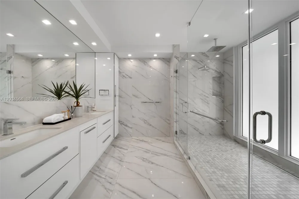425 Harbor Dr Key Biscayne, FL 33149
