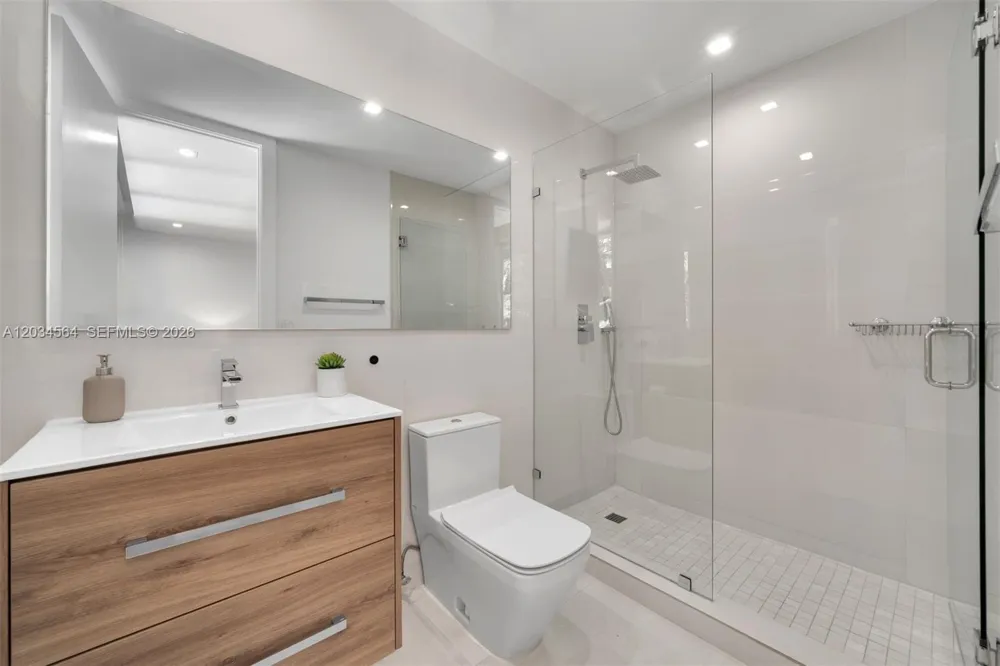 425 Harbor Dr Key Biscayne, FL 33149