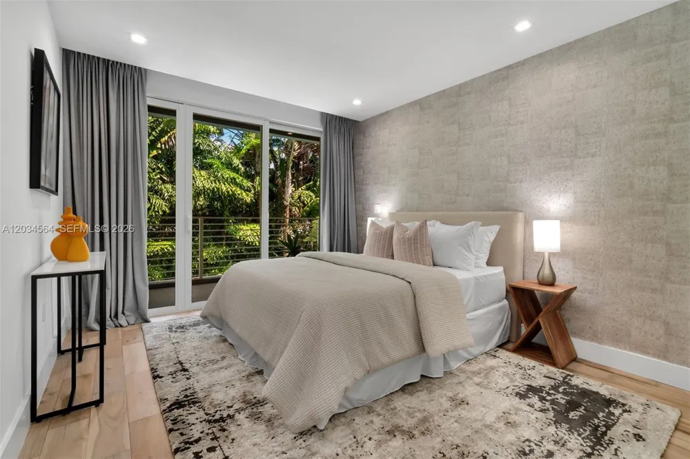 425 Harbor Dr Key Biscayne, FL 33149