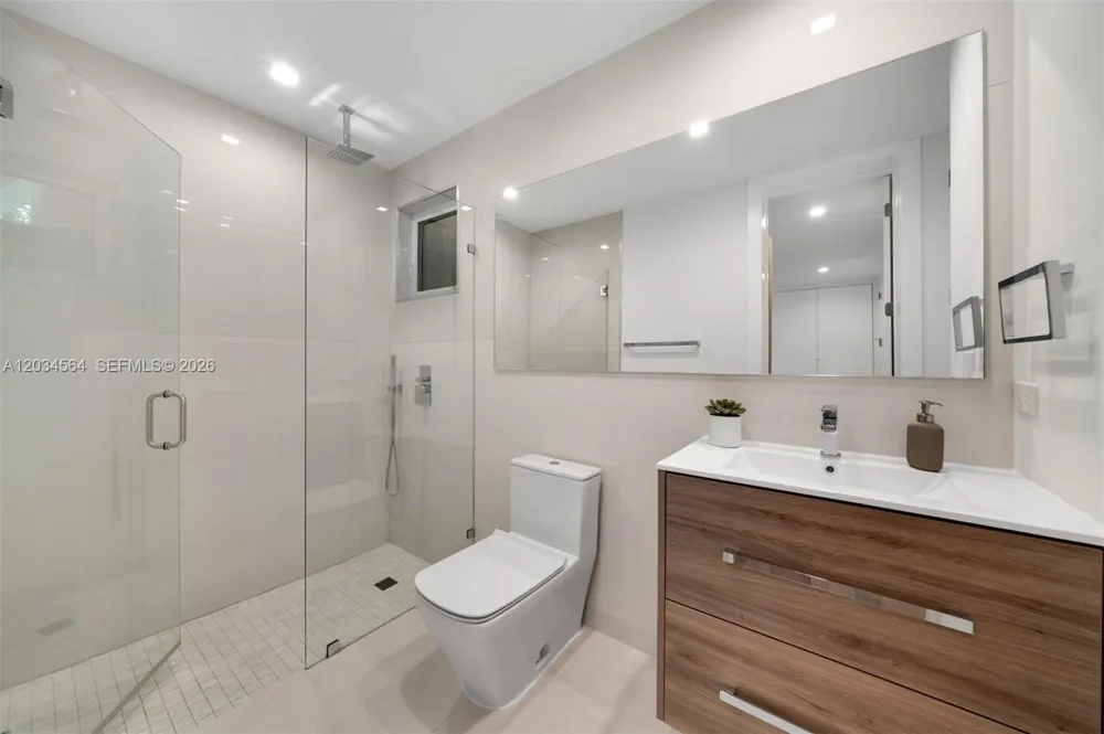 425 Harbor Dr Key Biscayne, FL 33149