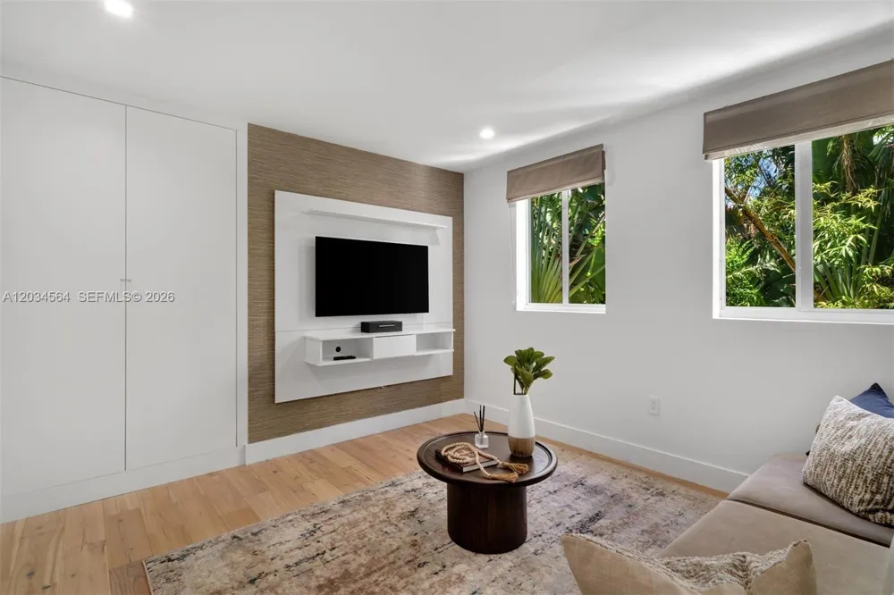 425 Harbor Dr Key Biscayne, FL 33149
